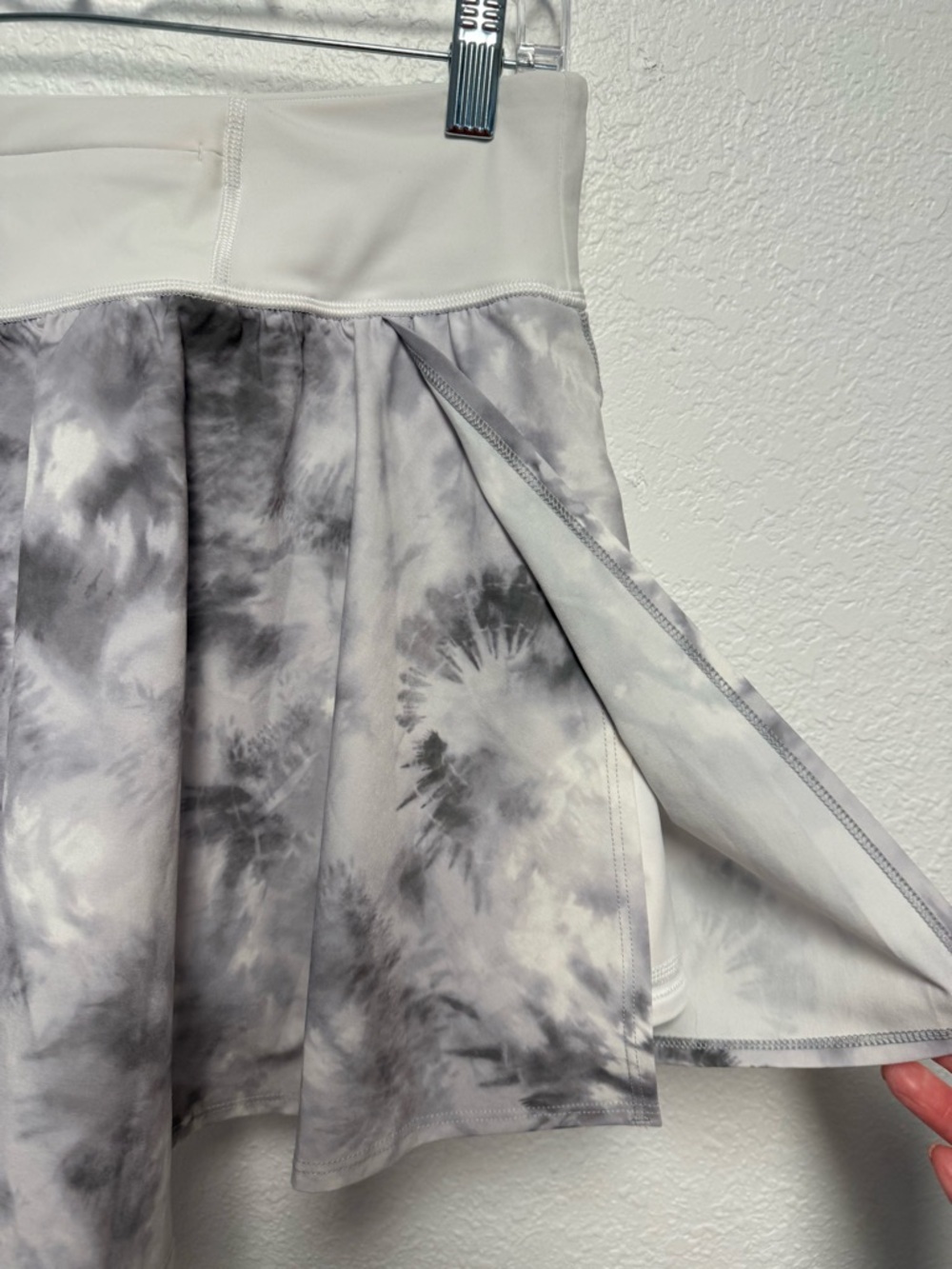 SPANX Get Moving Gray Tie Dye Athletic Skort Skirted Shorts Size M - Picture 5 of 11